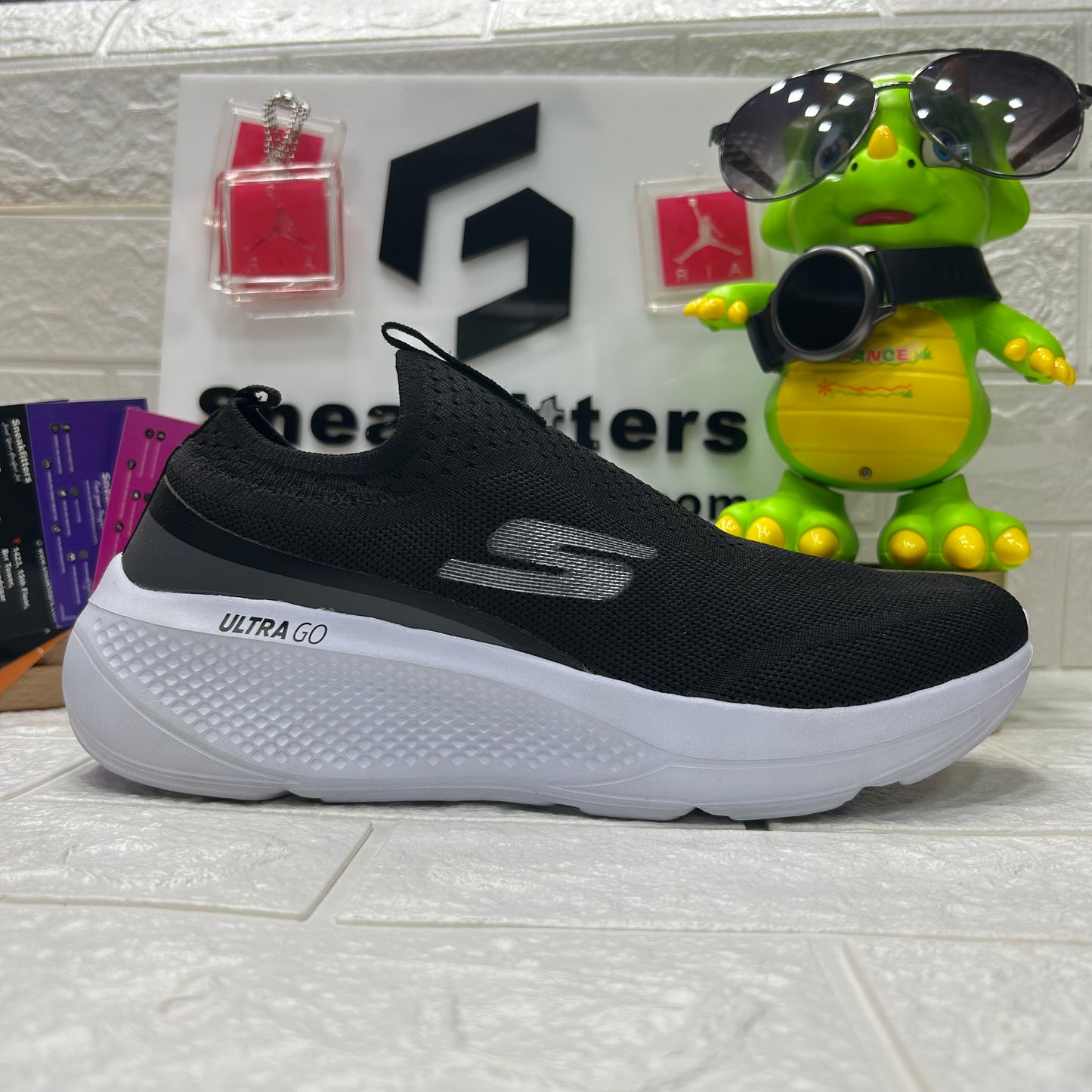 Skecher - Ultra Go - Upraise - Black White