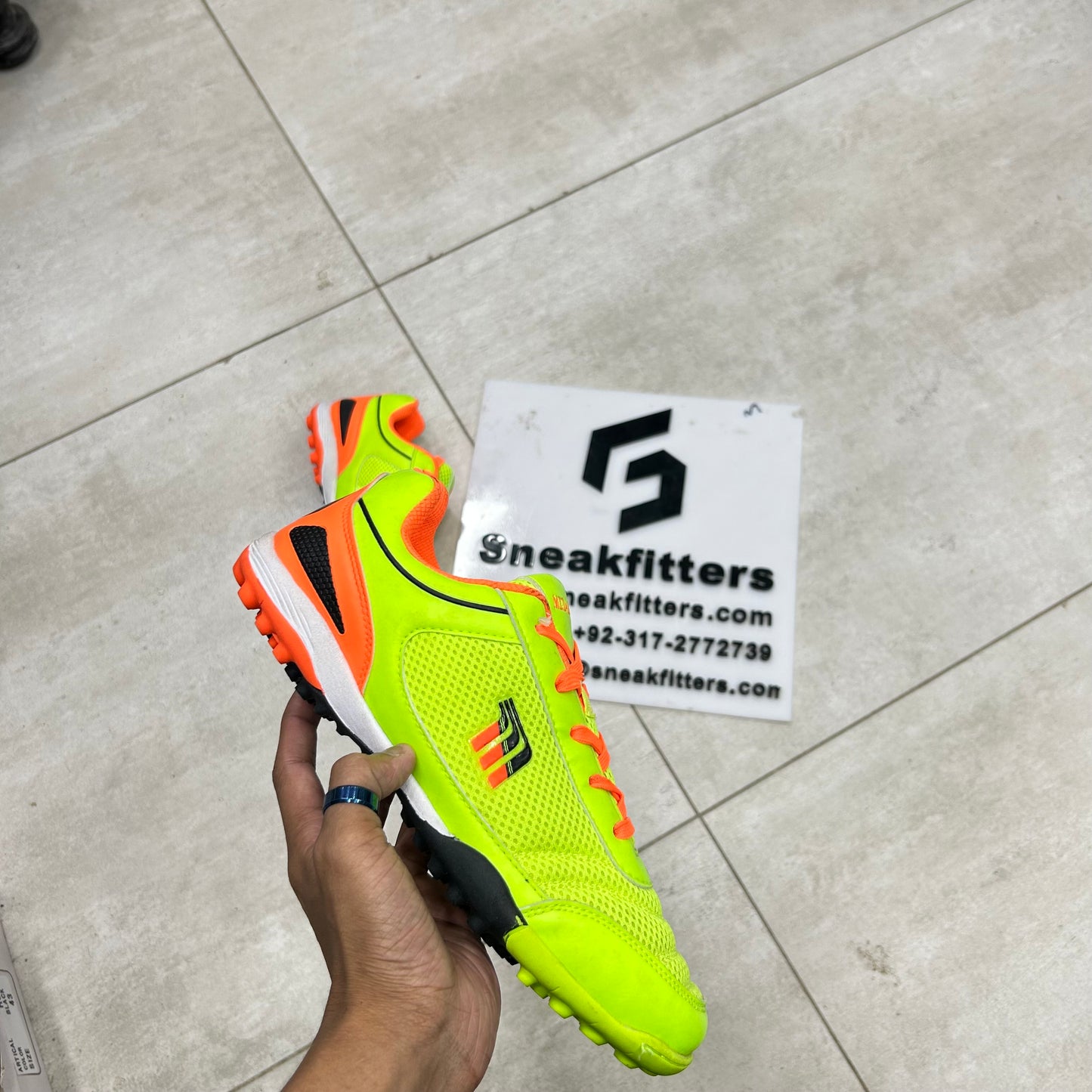 Football - Medaron - Grippers - Green
