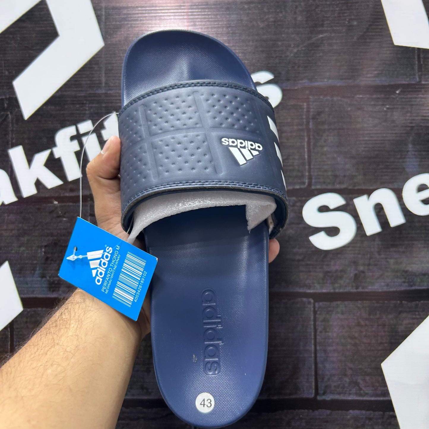 AD - Slide 1 - Blue