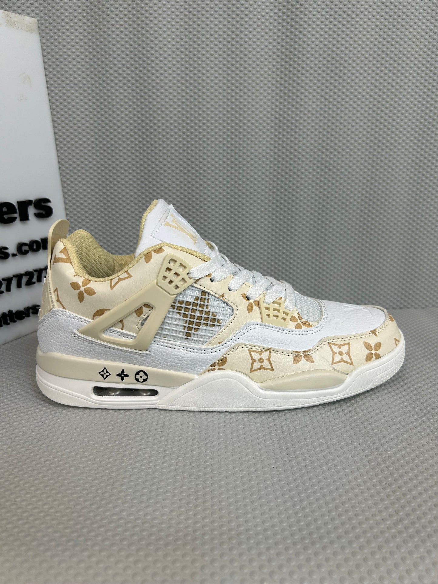 AR JDN 4 - LV - Khaki White (Master)