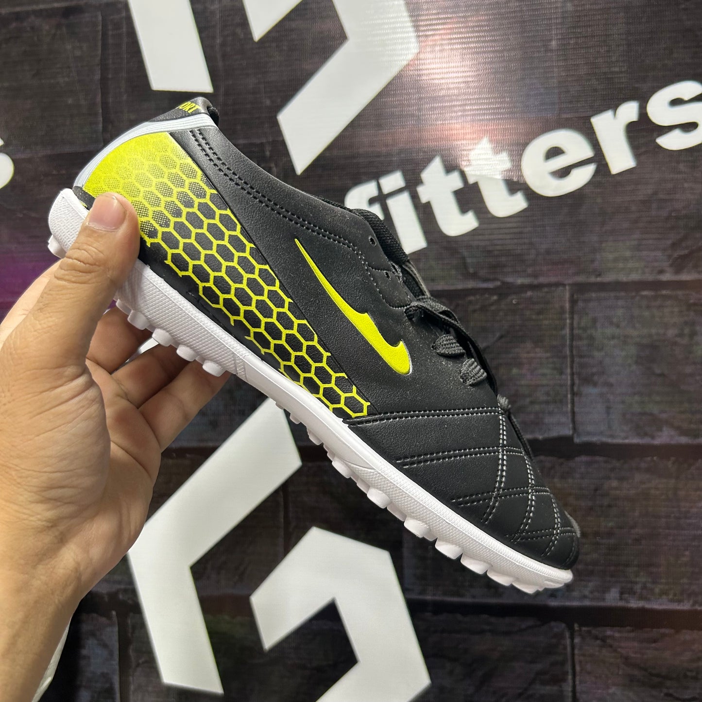 NK - Grippers - Black