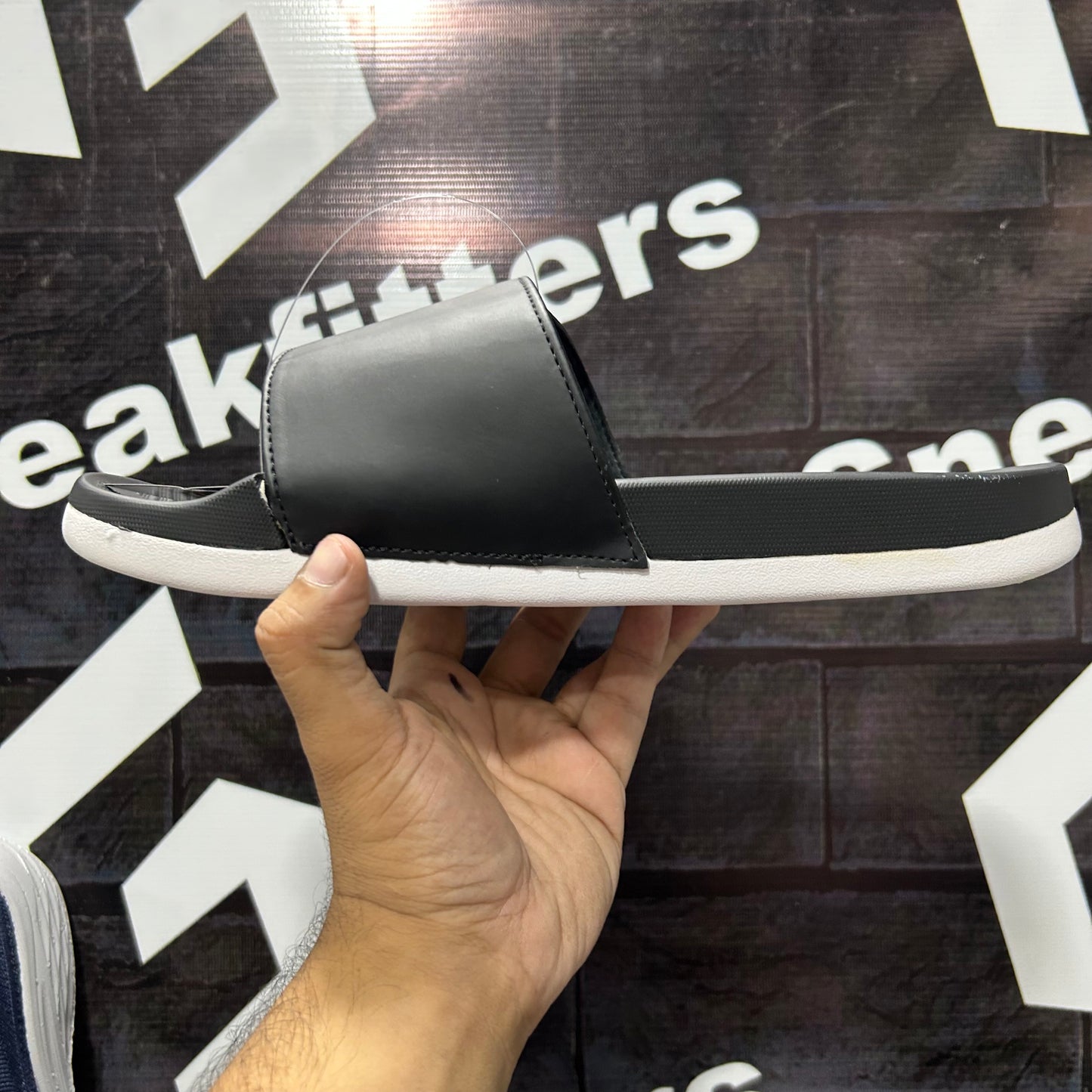 SK - Slide 1 - Black