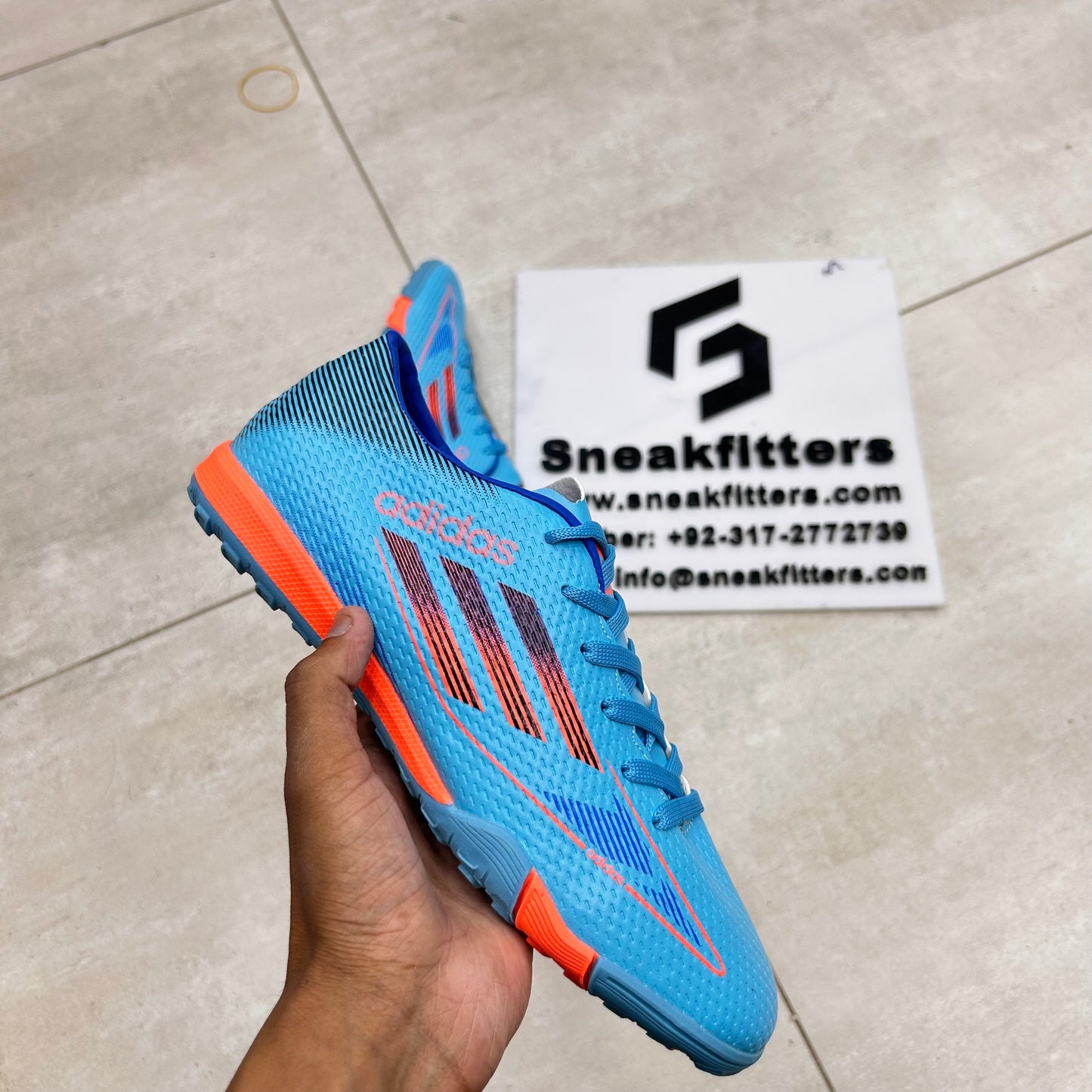 Football - Adid - Gripper -  Blue