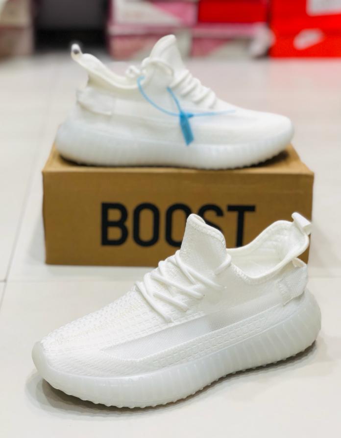 Adid - Yeezy Boost 350 Shoes - White