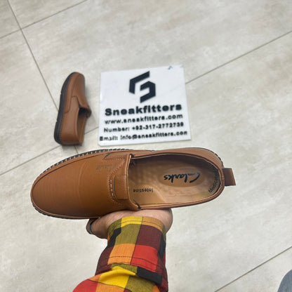 Clarks Shoes - D8 - Brown