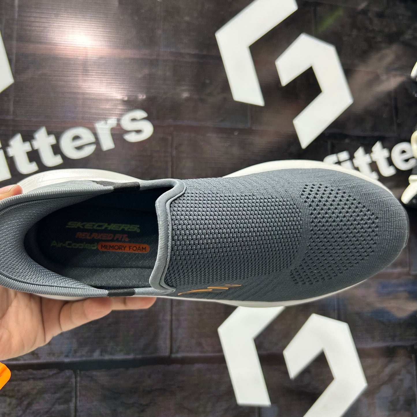 Skechers - GY - Max Cushion - Gray