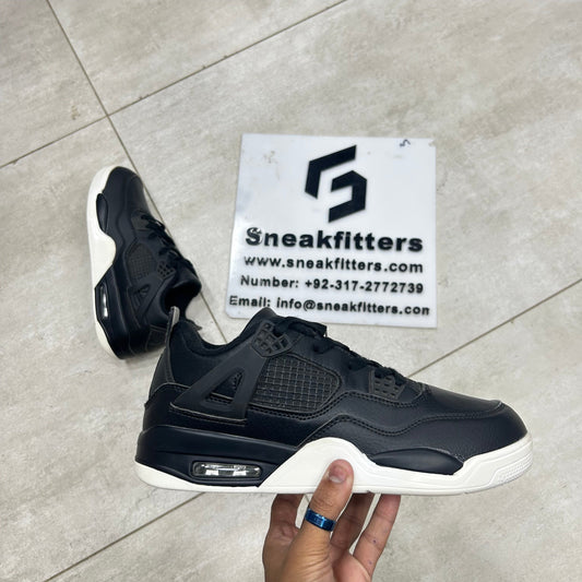 AR JDN 4 - Retro - Black White