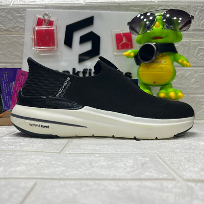 Skechers - Hyper & Burst - Black White (Master)