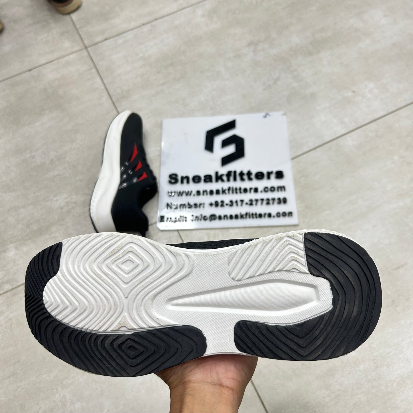 AD - Running - Black Red