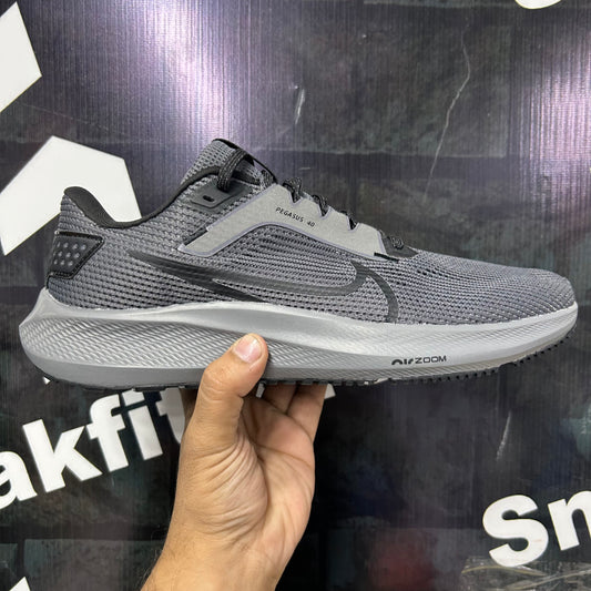 NKE Zoom - Pegasus 40 - Gray