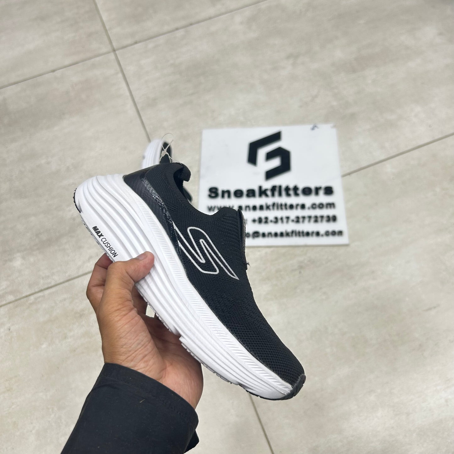 SK - MaxCushion - Black