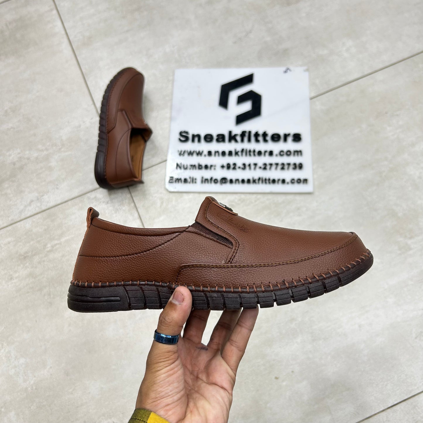 Clarks Shoes - D4 - Brown