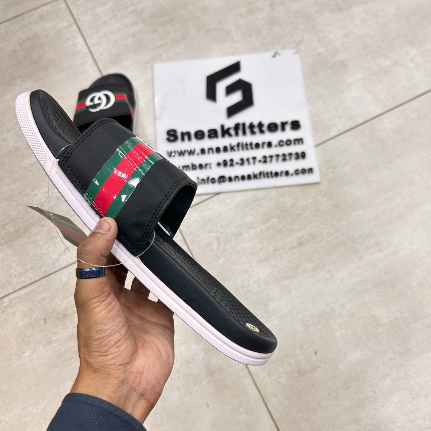 GG - Slide 1 - Black