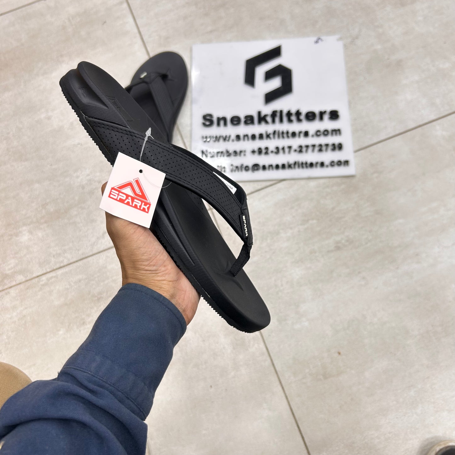 Spark - Slide - Black