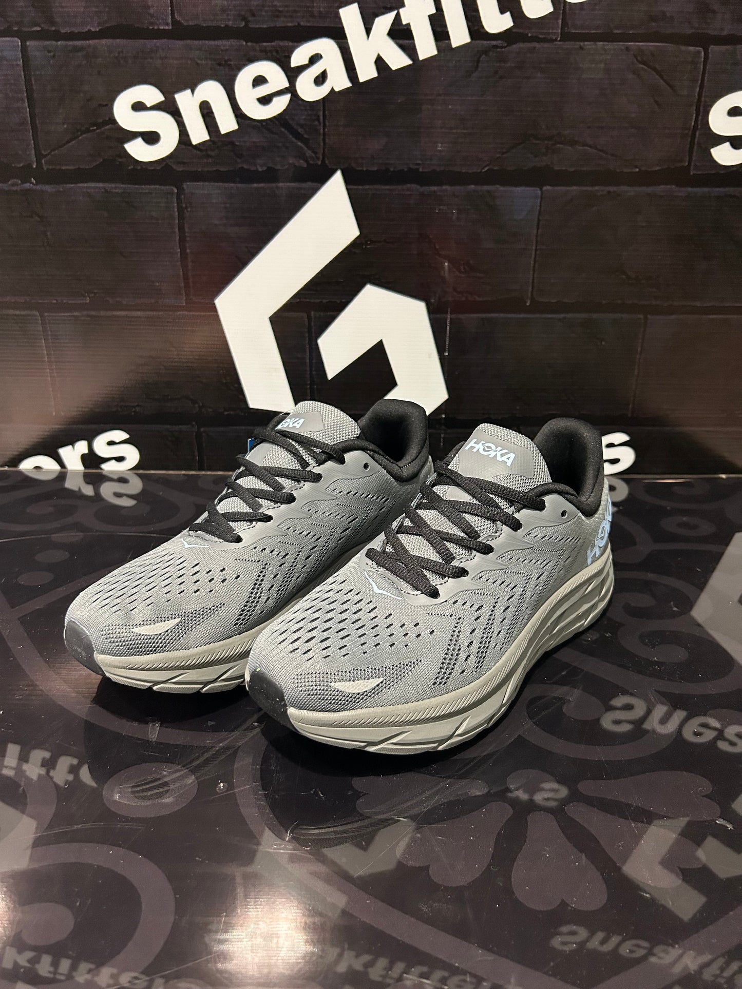 Hoka - Unbearable - Grey