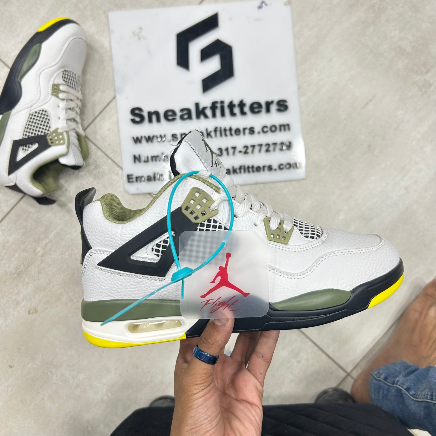 AR JDN 4 - Retro - Oregon Ducks Duckman White