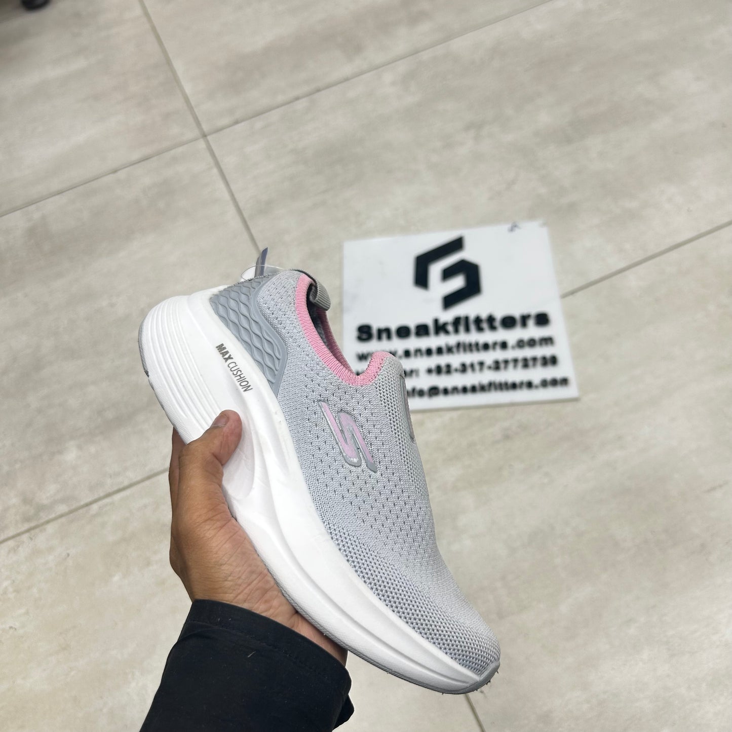 SK - MaxCushion - Gary