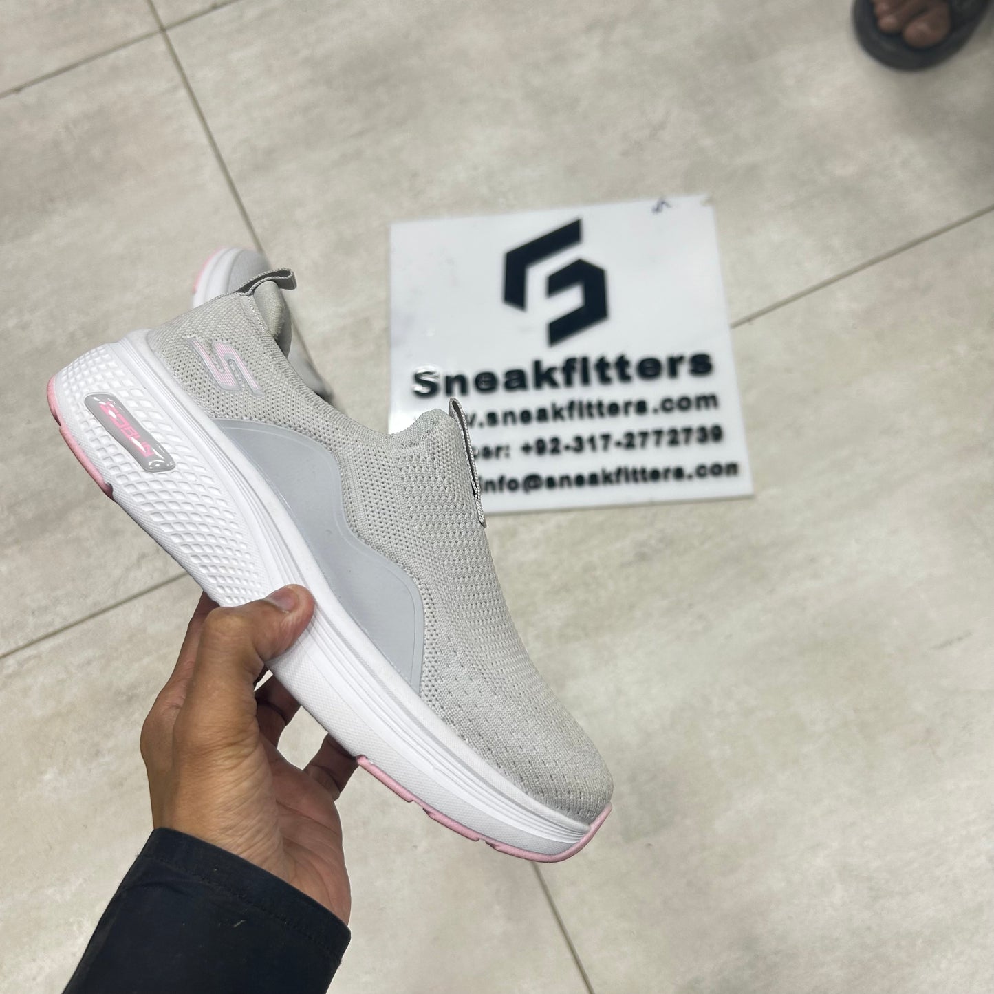 SK - GoRun - Gray with Pink