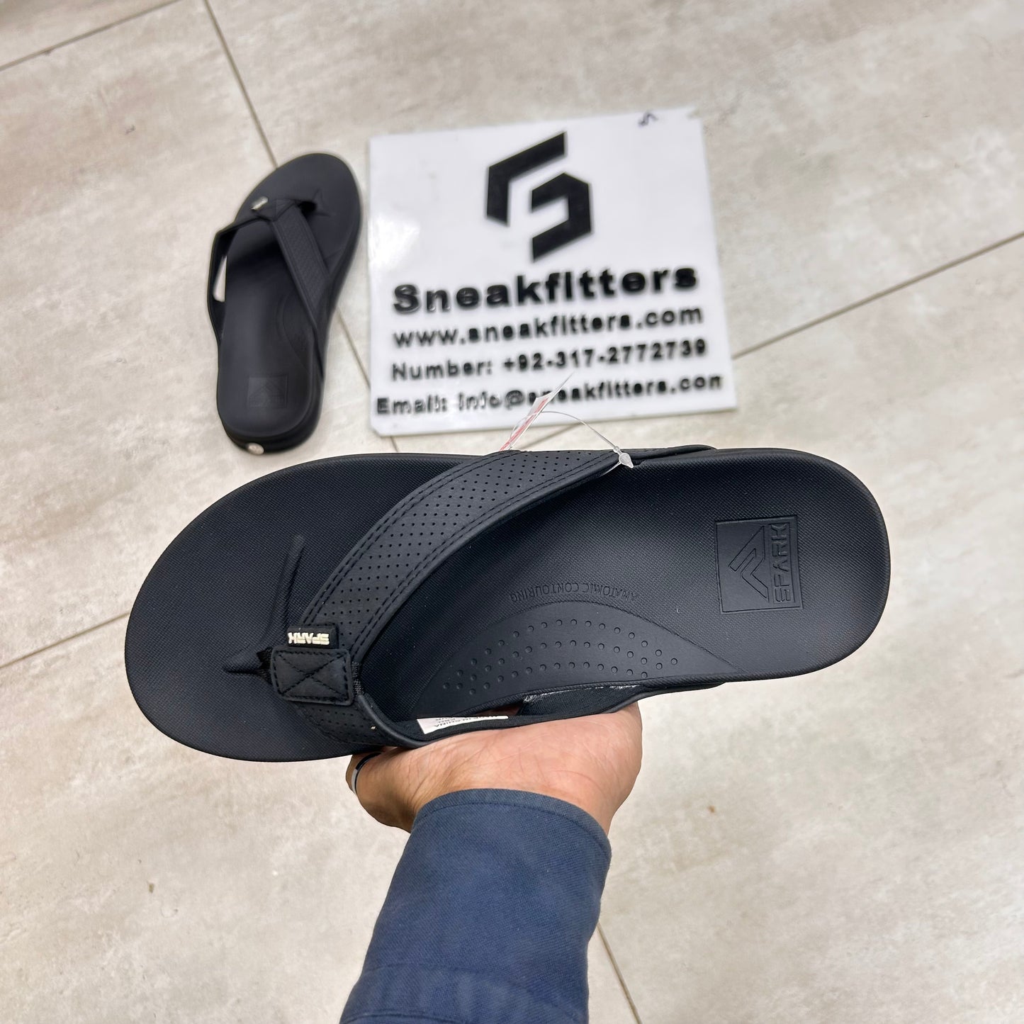 Spark - Slide - Black