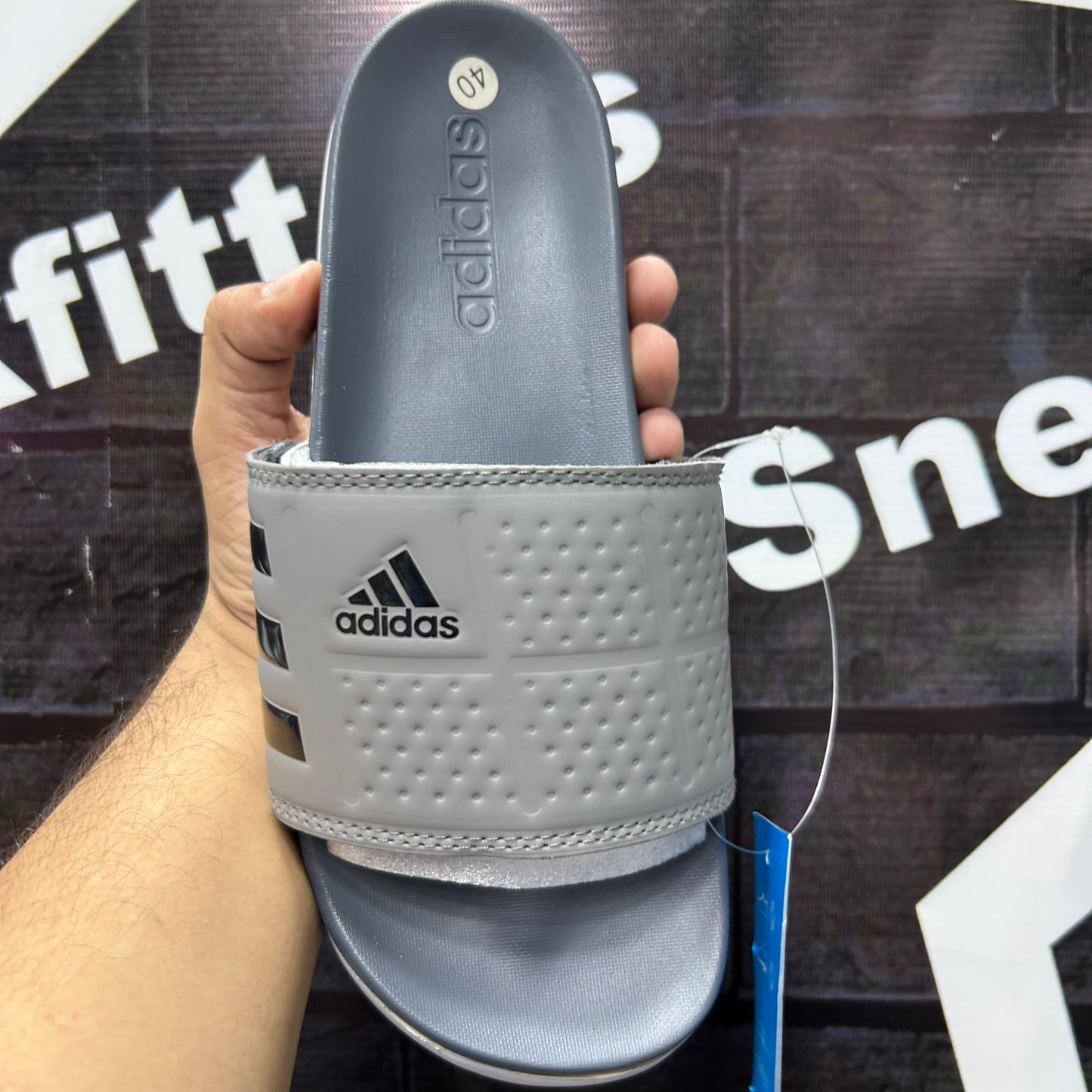 AD - Slide 1 - Gray