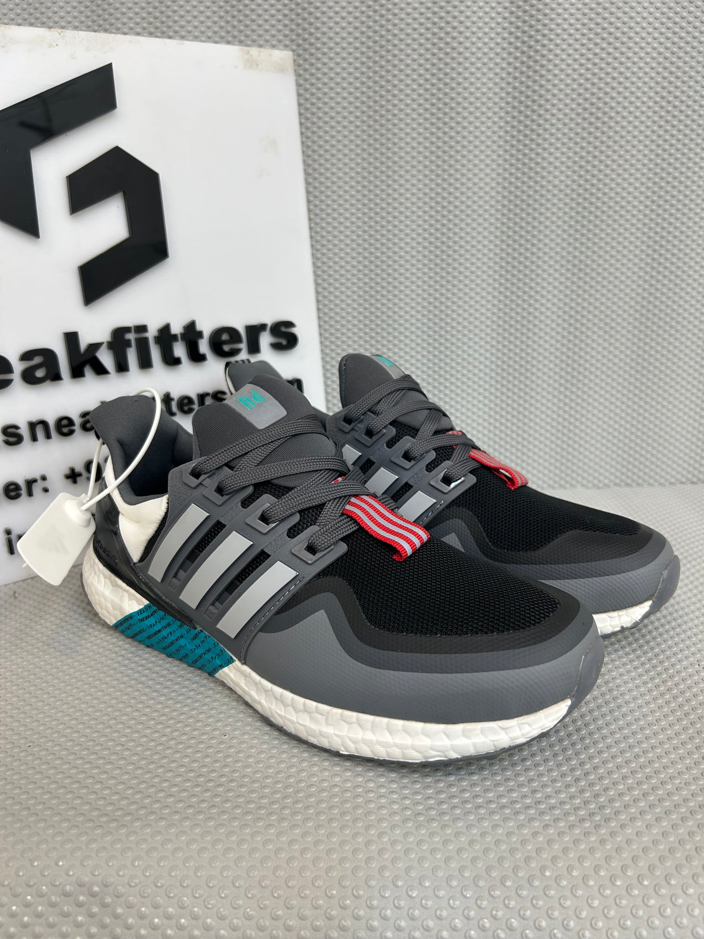 AD - Ultra boost -  Gray Green