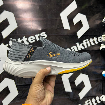 Skechers - GY - Max Cushion - Gray