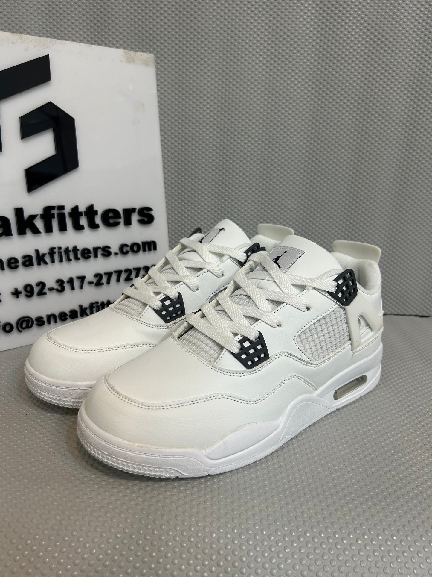 AR JDN 4 - Retro - White Black New