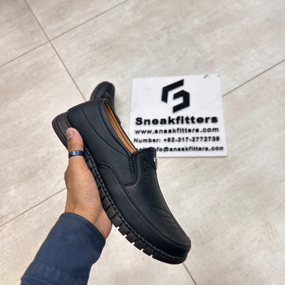 Clarks Shoes - D9 - Black