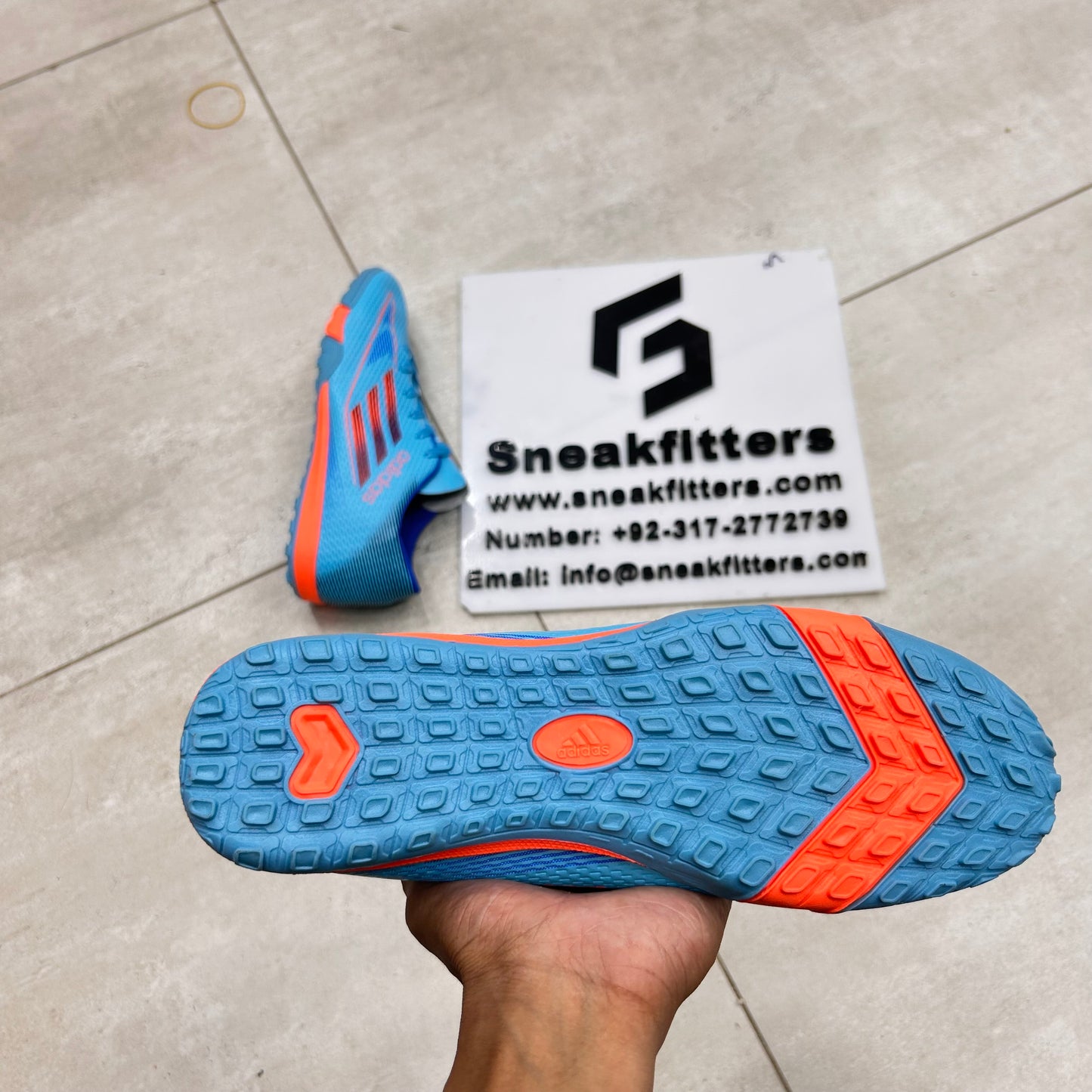 Football - Adid - Gripper -  Blue
