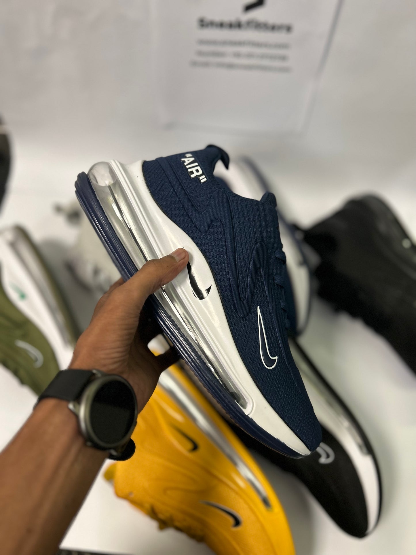 NKE Air Max 720 - Navy