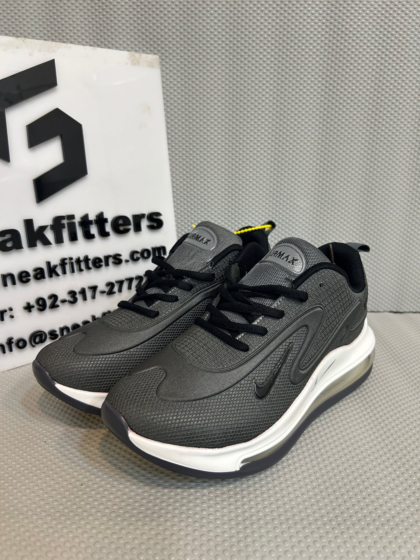 NKE Air Max 720 - Dark Grey