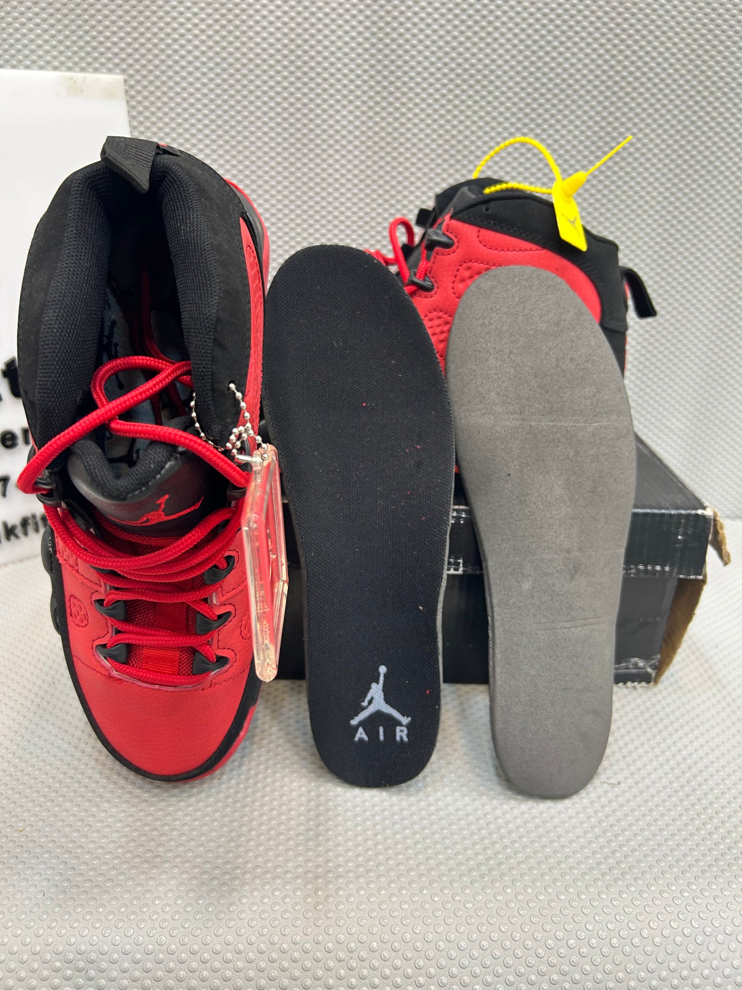 AR JDN  9 - Retro - Red Black