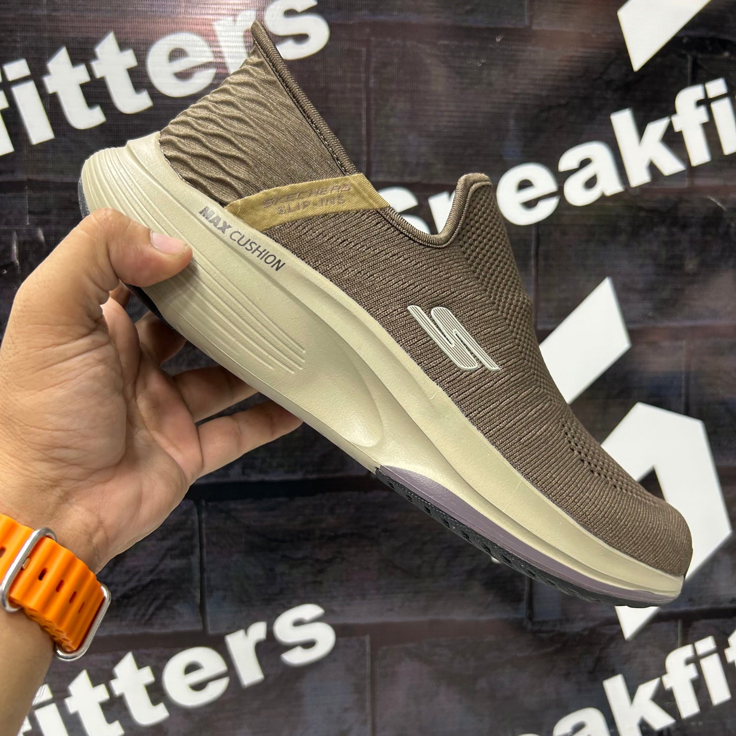 Skechers - GY - Max Cushion - Brown
