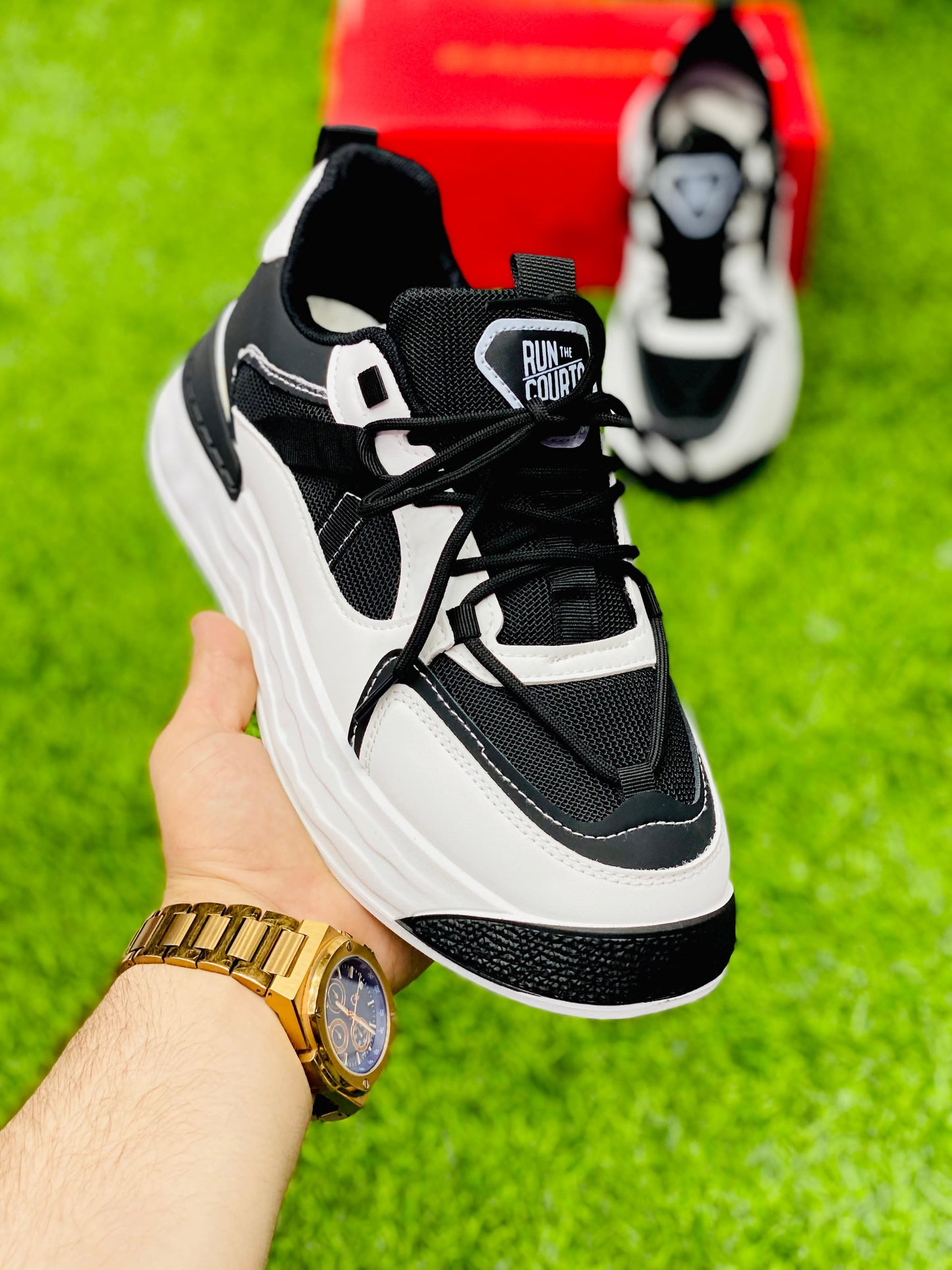 Fashion- Run Courts -  Black White