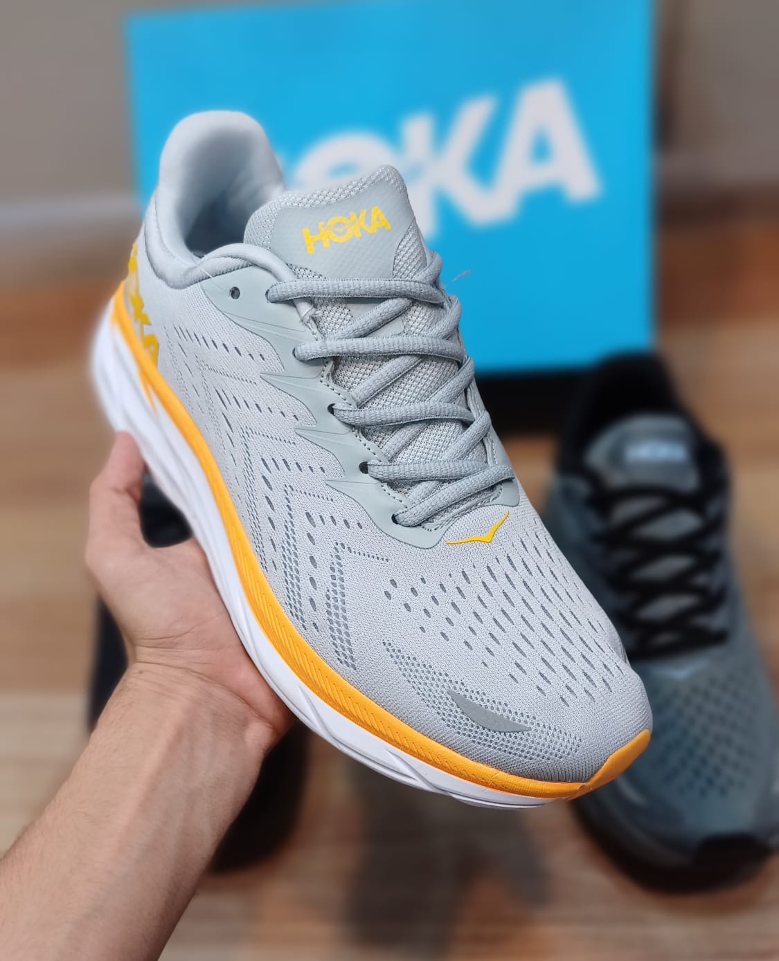 Hoka - Unbearable - Grey Orange