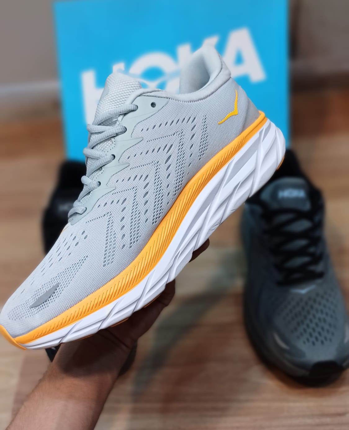 Hoka - Unbearable - Grey Orange