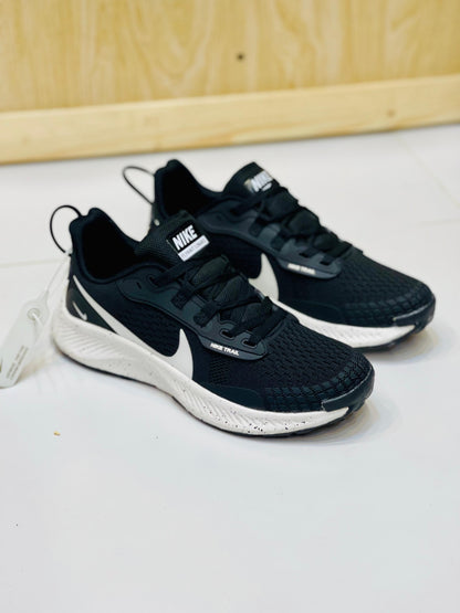 NKE - Zoom - Flyknit Luner3 - Black White