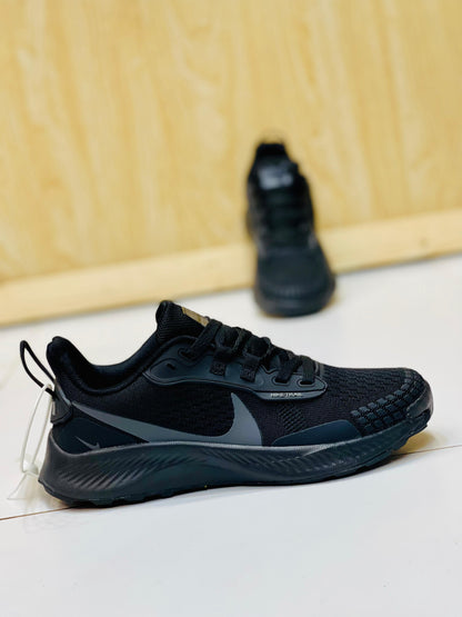 NKE - Zoom - Flyknit Luner3 - All Black