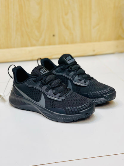 NKE - Zoom - Flyknit Luner3 - All Black