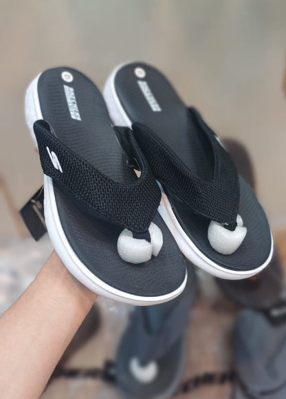 Skechers - Slides - Go Gamat - Black White