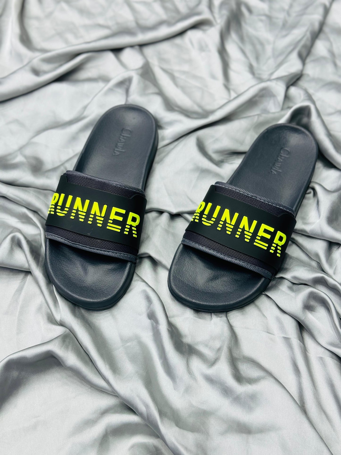 Runnner- Slides - Black