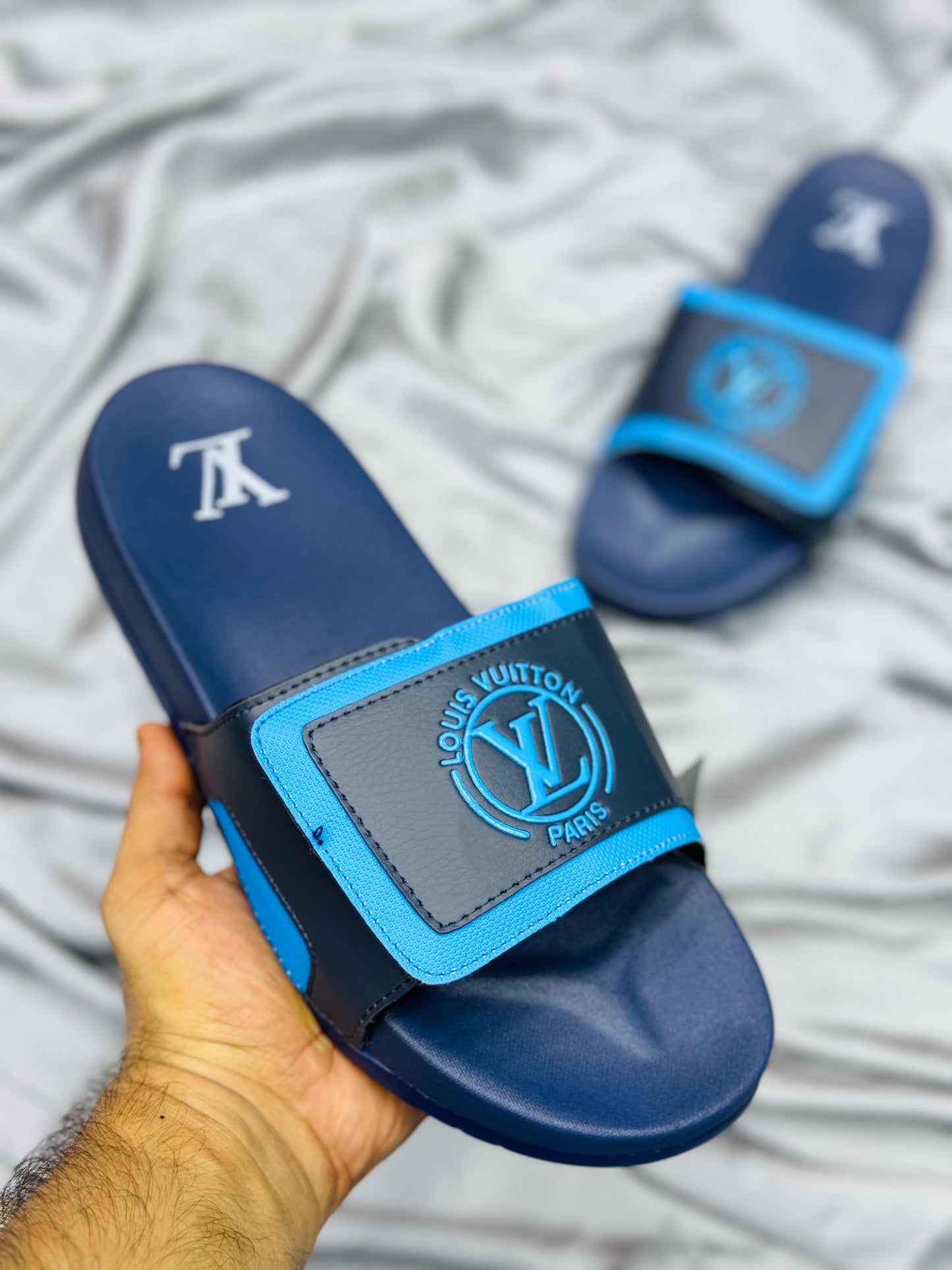 LV - Slides - Blue