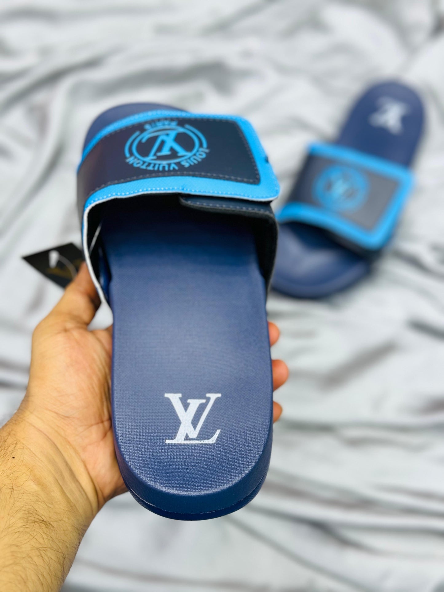 LV - Slides - Blue