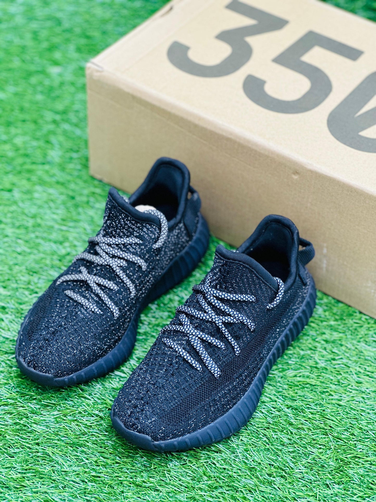 Yeezy - 350 - W - Full Black