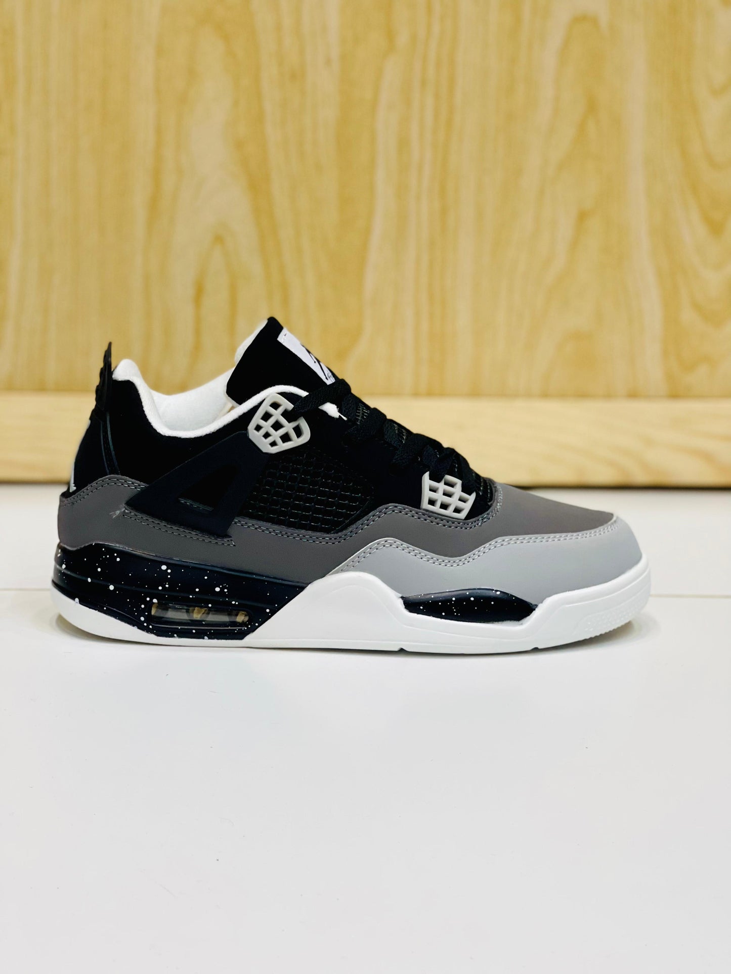 AR JDN 4 - Retro - Grey Black