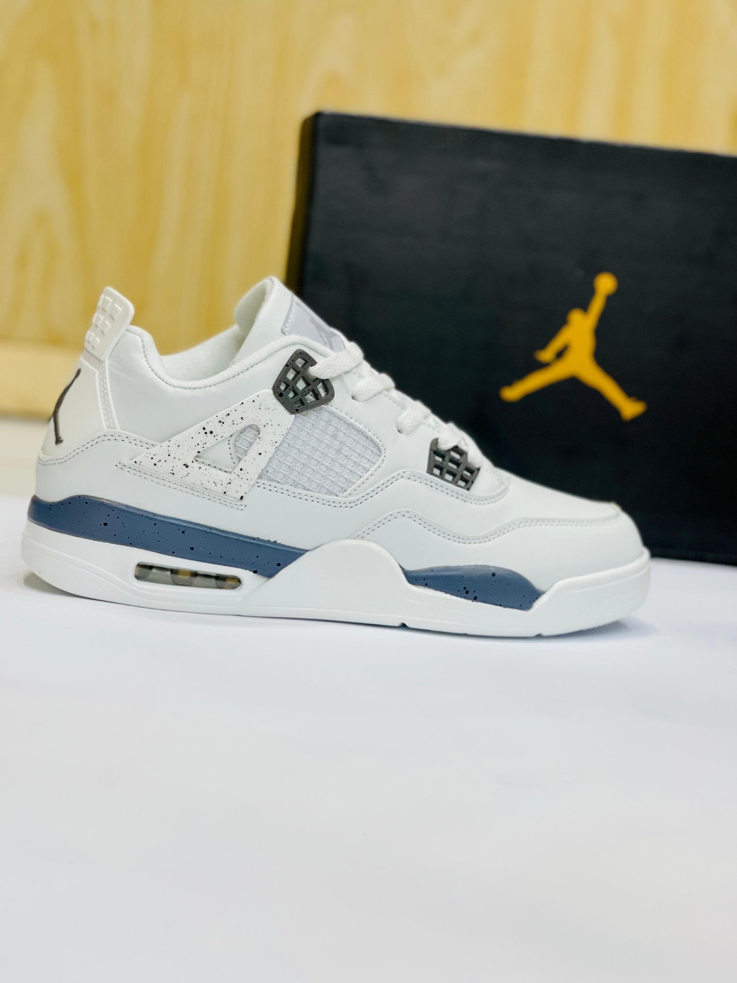 AR JDN 4 - Retro - White Grey