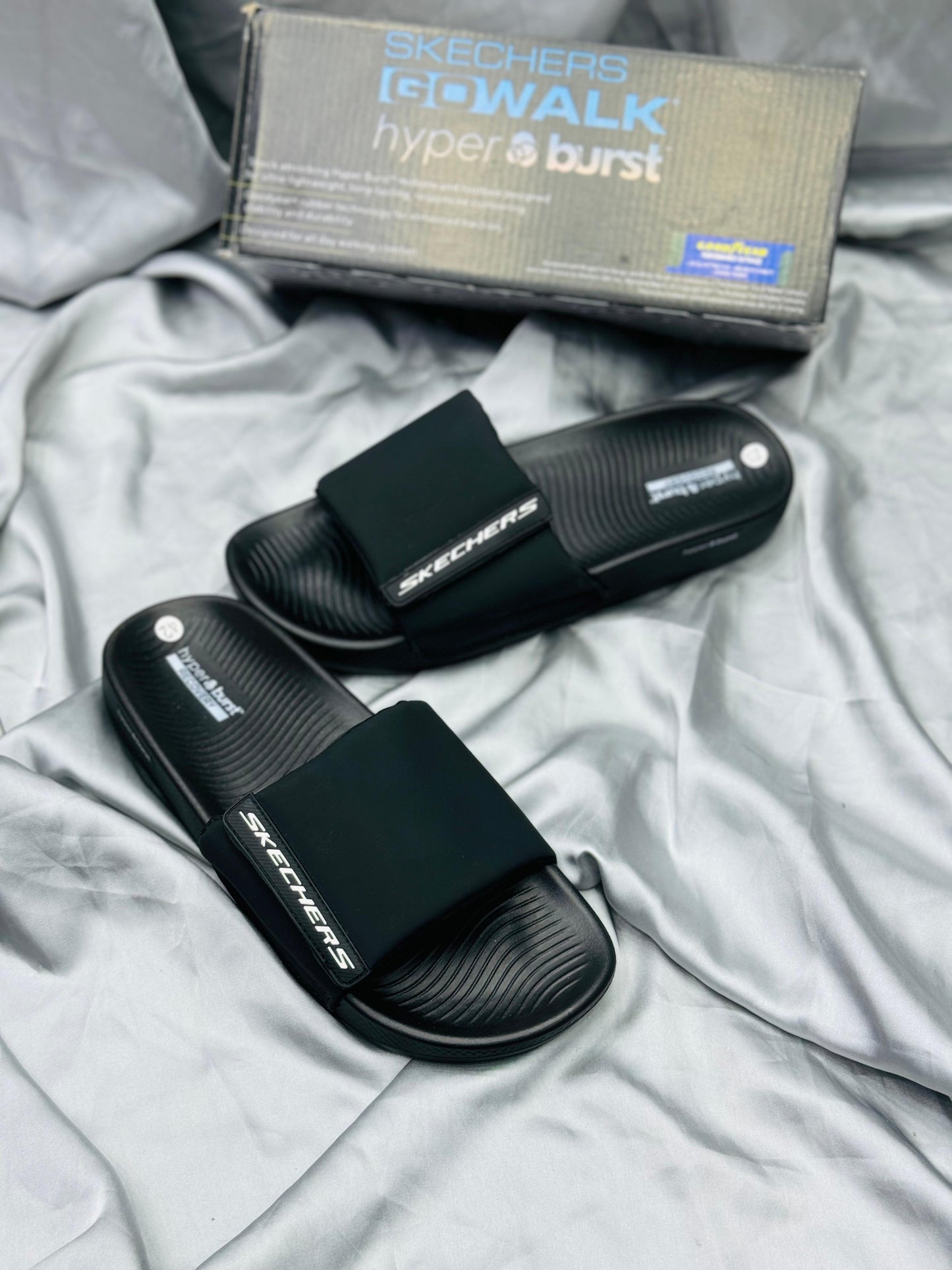 Skechers - Hyper Burst Slides - D1 - All Black