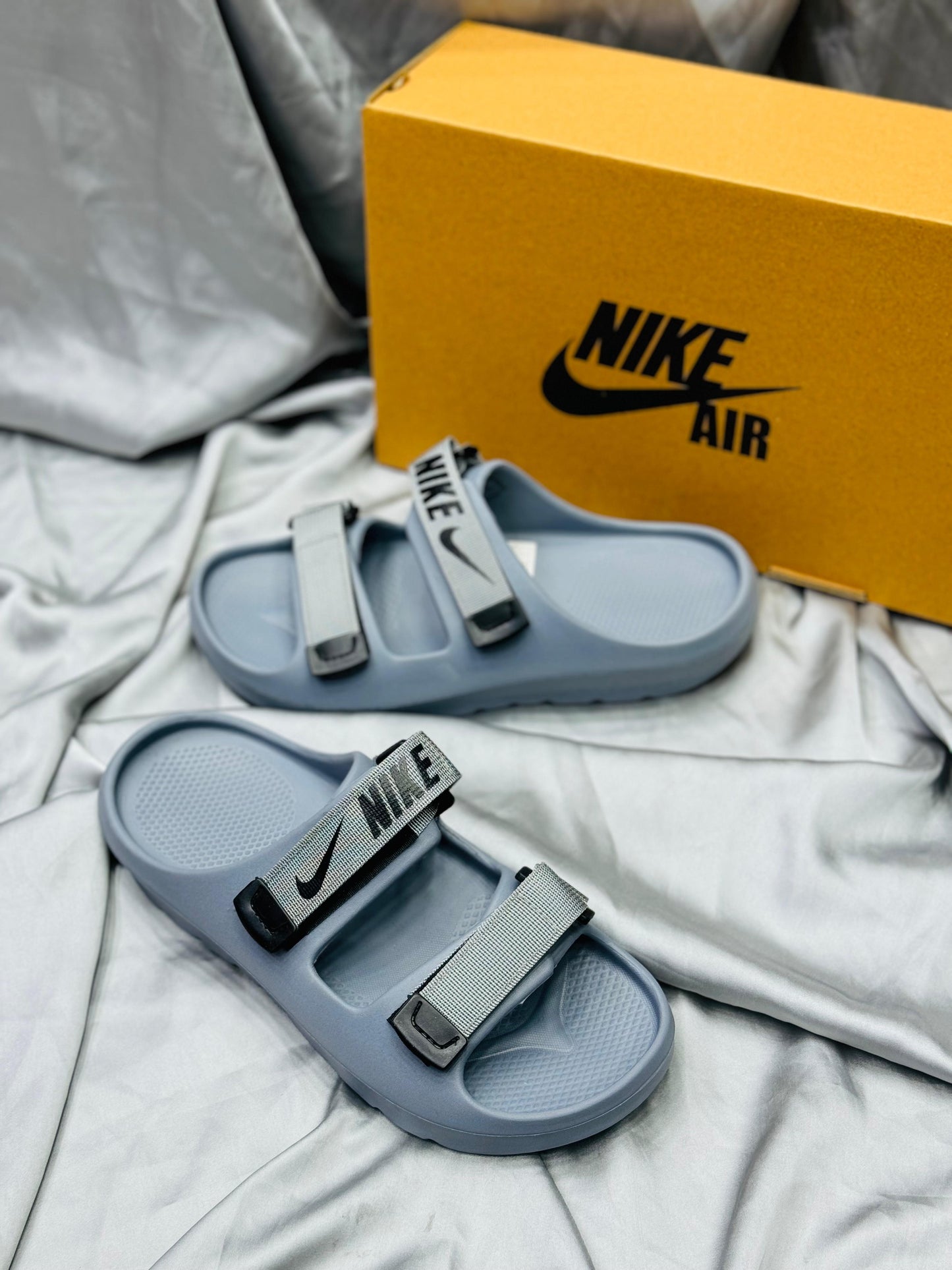 NKE - Slides - D1 - Grey