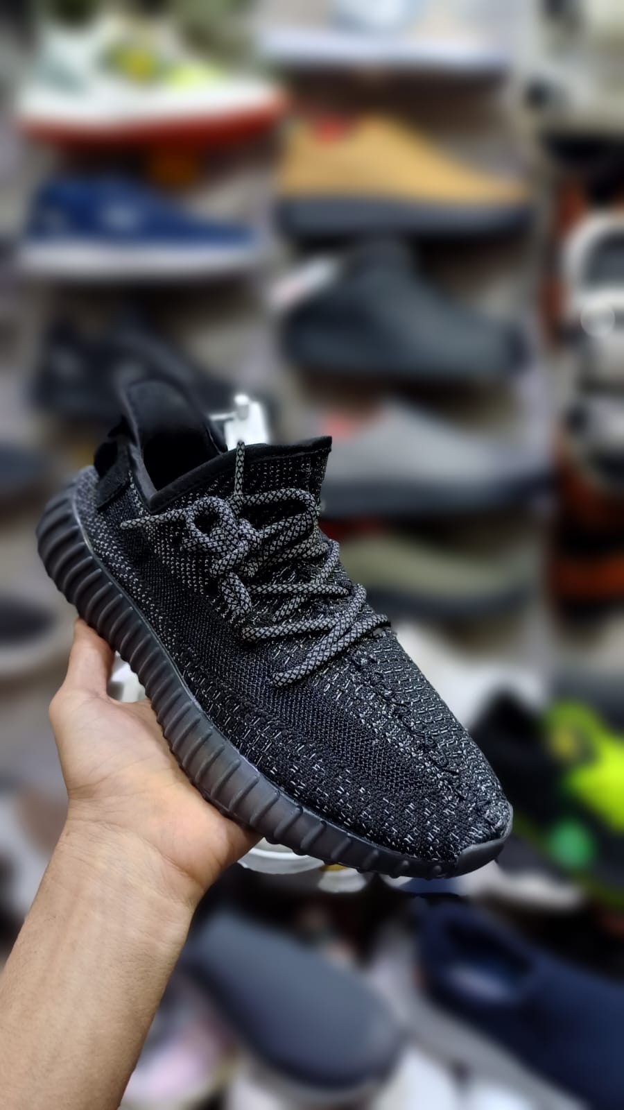 Yeezy - 350 - All Black