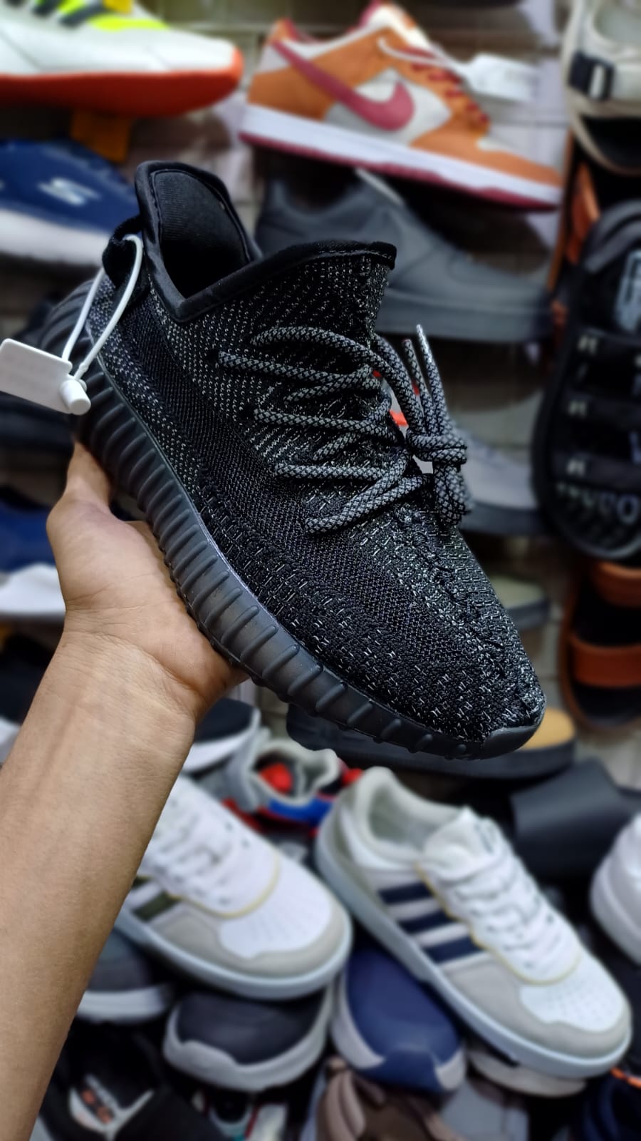 Yeezy - 350 - All Black